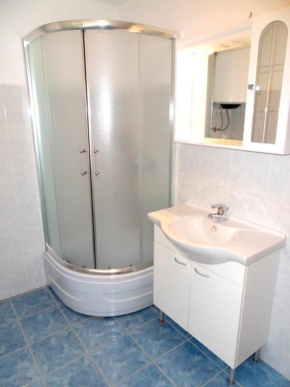 Apartments Petricevic 2 Selce Exterior foto